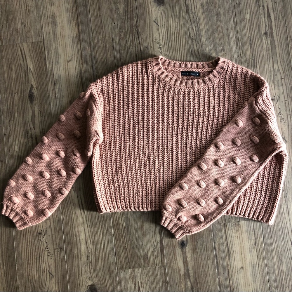 Moon & Madison cropped bubble sleeve neutral sweater
